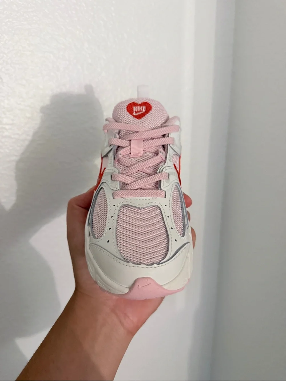 Nike Kids' Pink and White VR
